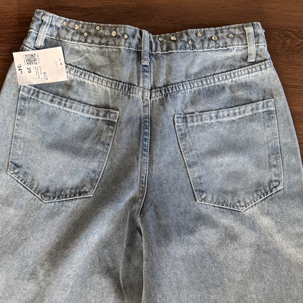 NWT Forever 21 Women’s Rhinestone Light Blue Jeans - Picture 5 of 6
